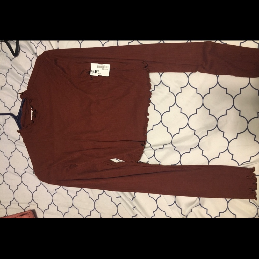 a brown top